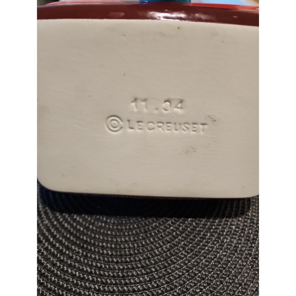 Le Creuset Baking Pan - Picture 3 of 5